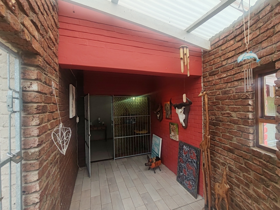 4 Bedroom Property for Sale in Vanes Estate Eastern Cape